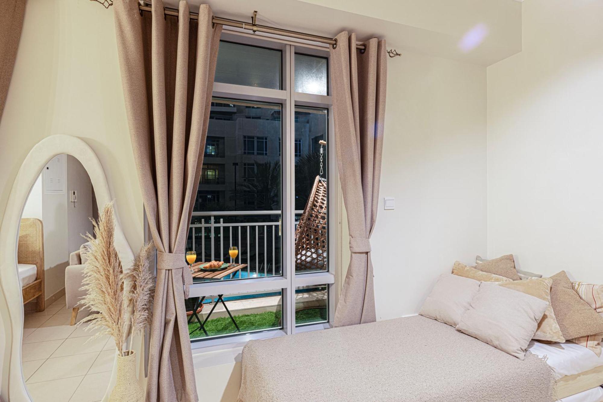 Luxury Near Burj Khalifa Apartment Dubai